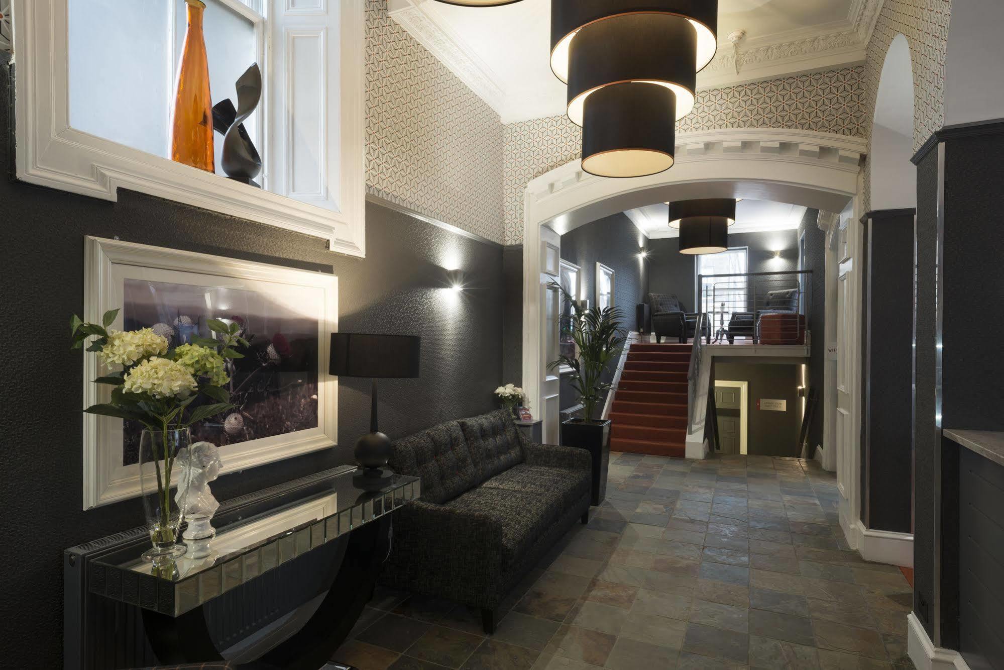 Appart hôtel Fountain Court - Royal Garden 4*